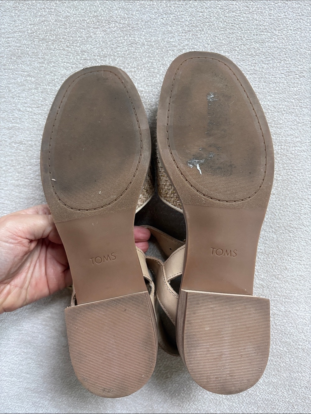 TOMS “Jaclyn” Heel in beige/gold - Picture 5 of 5